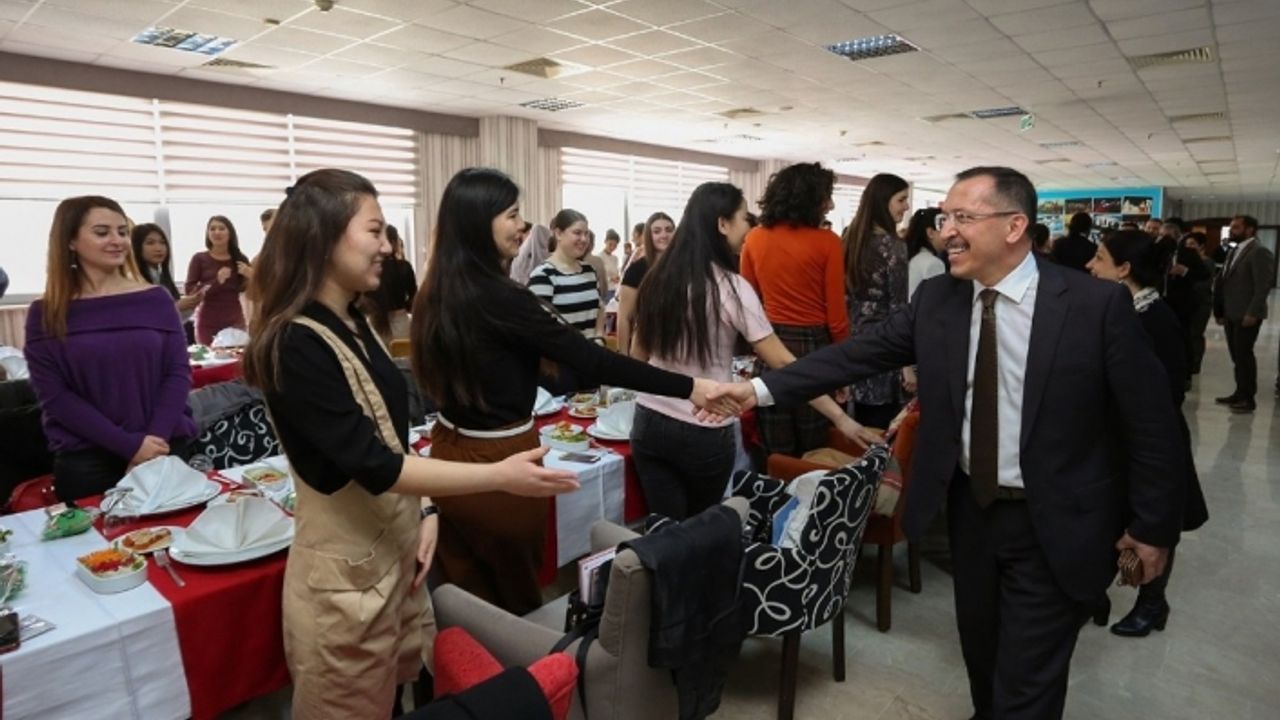 Rektör Bağ PAÜ’de öğrenim gören yabancı öğrencileri konuk etti