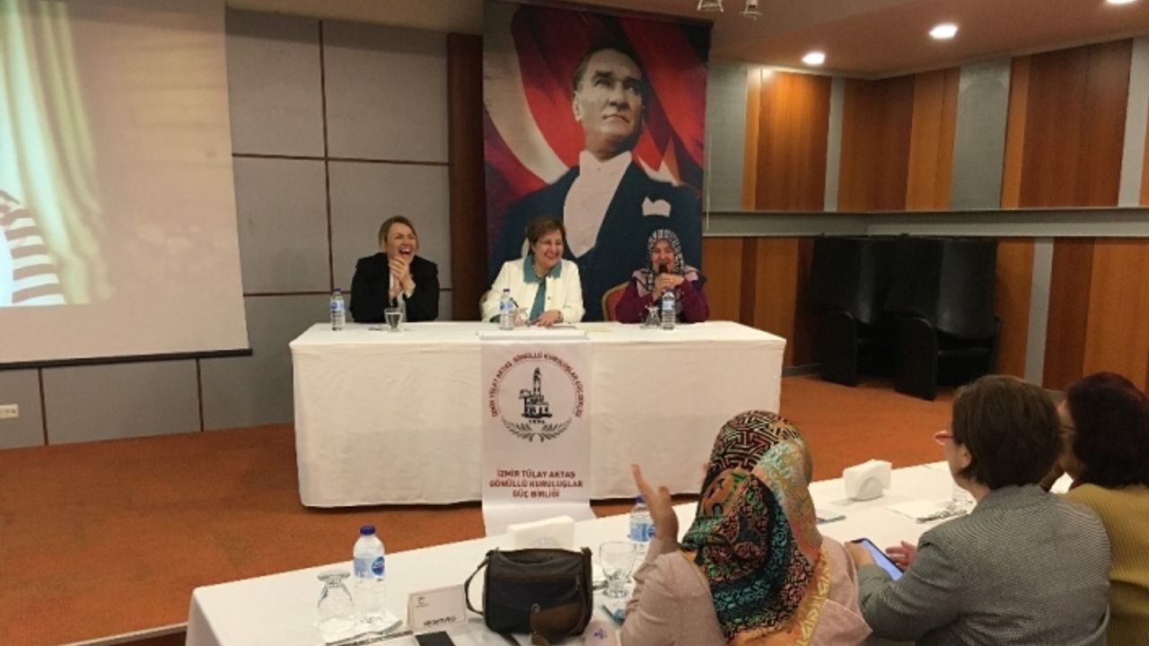 Pekdaş: "Siyasette kadın var; ama karar organlarında yok"