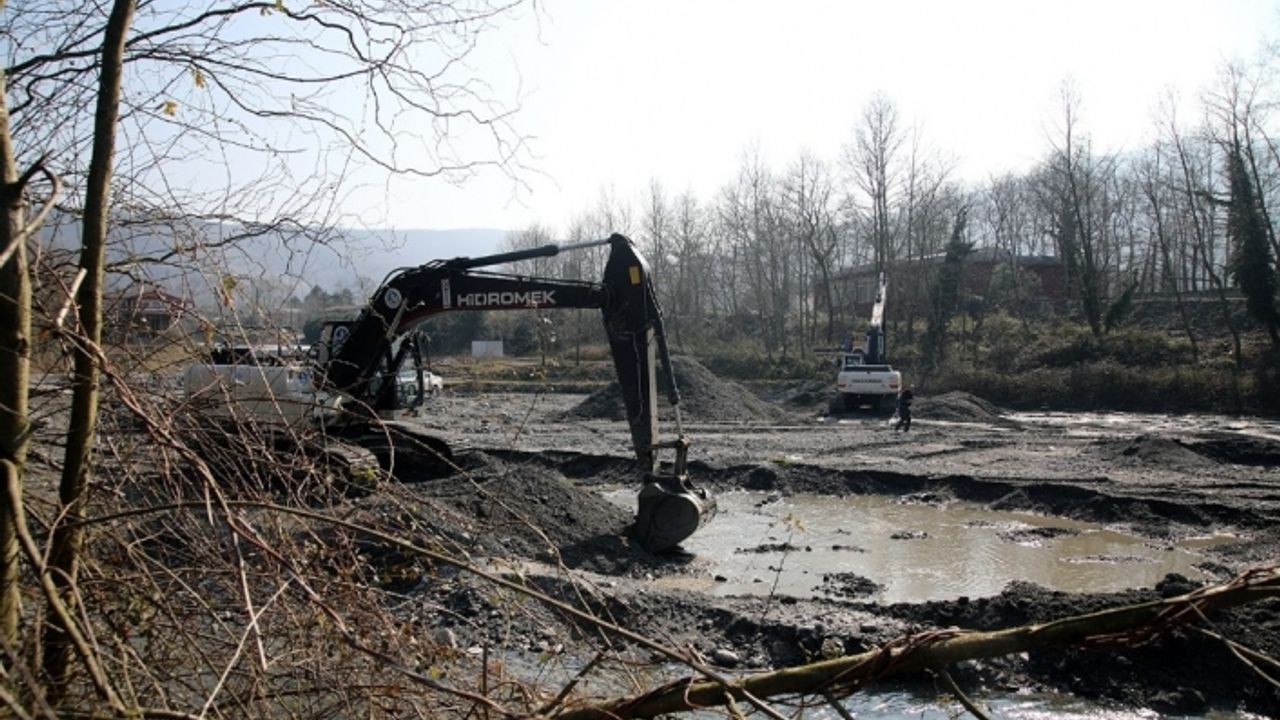 Sapanca Gölü’nü besleyen Kurtköy Deresi ıslah ediliyor