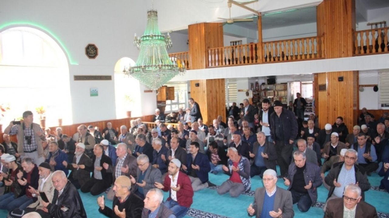 Çan şoförleri yardımlaşma derneği dünya şoförler gününde  mevlid-i şerif okuttu