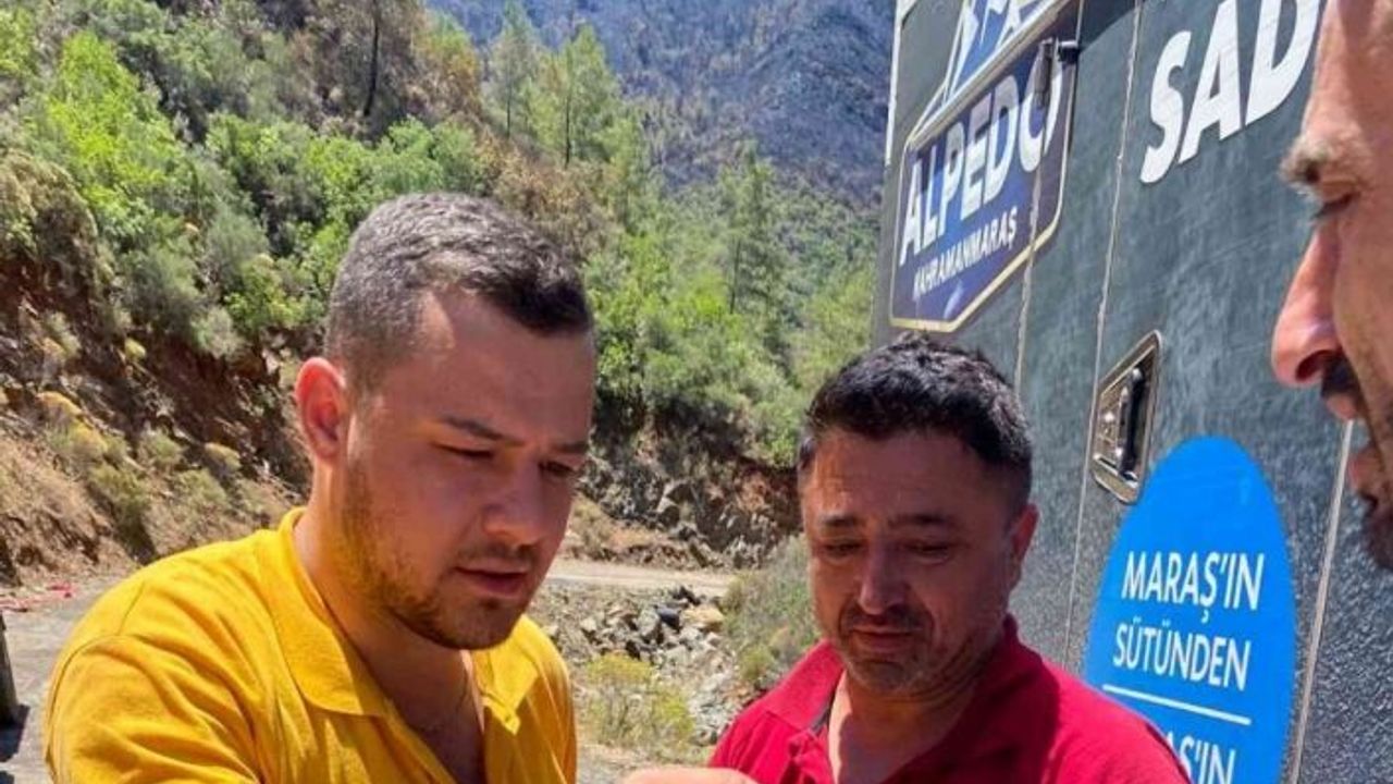 Marmaris’te yangın söndürme ekiplerine Maraş dondurması ikram edildi