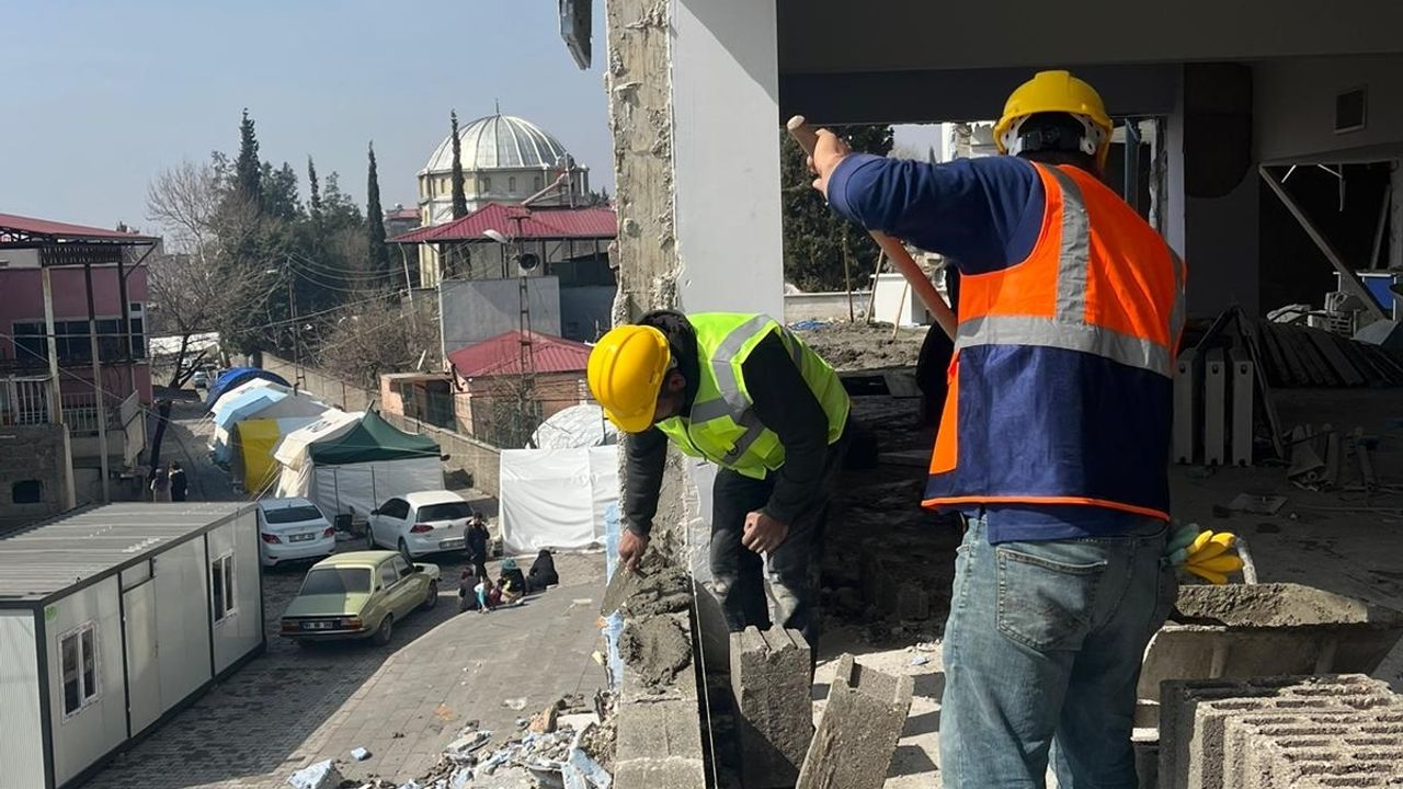 Dulkadiroğlu Gençlik Merkezi’nin Yaraları Sarılıyor