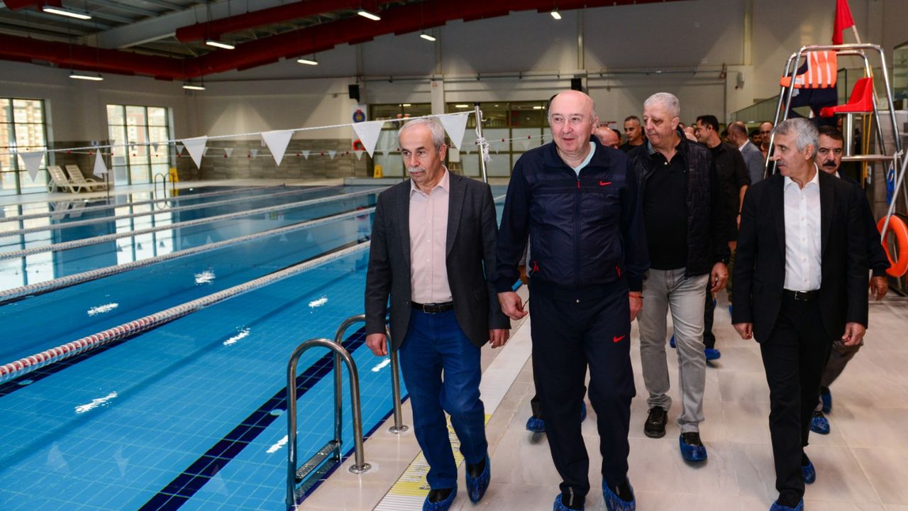 KSÜ’de Depremden Zarar Gören Yarı Olimpik Yüzme Havuzu Tekrar Hizmete Açıldı