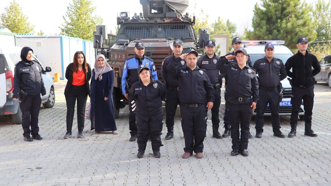 Elbistan’da Down sendromlu gençlerin polislik hayali gerçek oldu