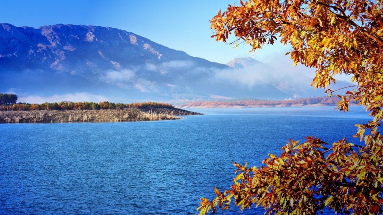 Kahramanmaraş'ta Adatepe Barajın'da sonbahar manzaraları