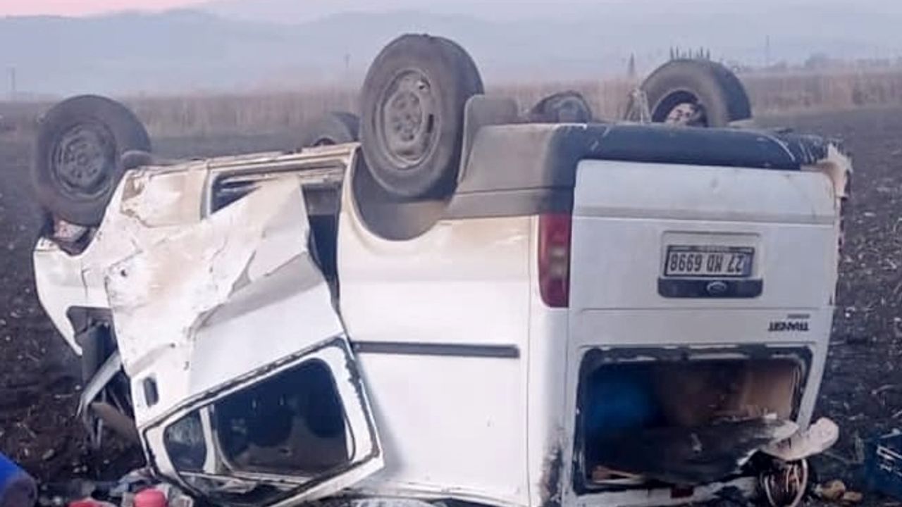 Kahramanmaraş'ta minibüsün tarlaya devrilmesi sonucu 8 kişi yaralandı