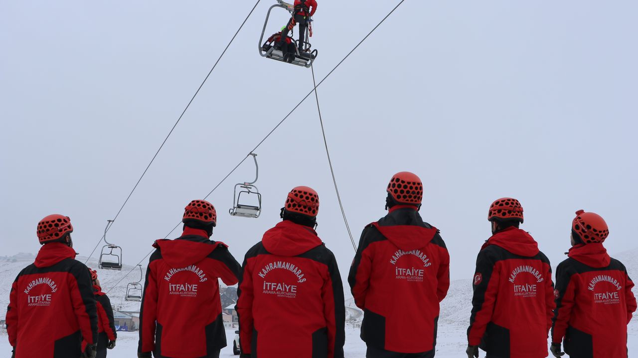 Kahramanmaraş kayak merkezinde "arama ve kurtarma" tatbikatı yapıldı