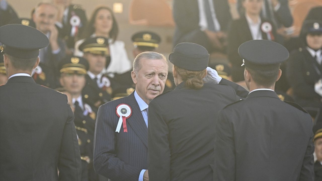 Cumhurbaşkanı Erdoğan, Polis Akademisi Mezuniyet Töreni'ne katıldı -  Marasbugun.com