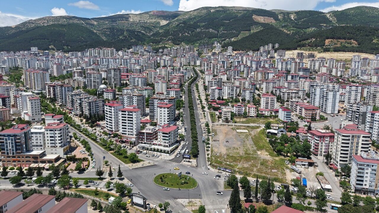Ahır Dağı Caddesi asfaltlandı, trafiğe açıldı!