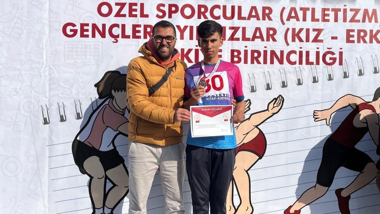 Kahramanmaraşlı atlet Ahmet Sefa Taşcı Türkiye ikincisi!