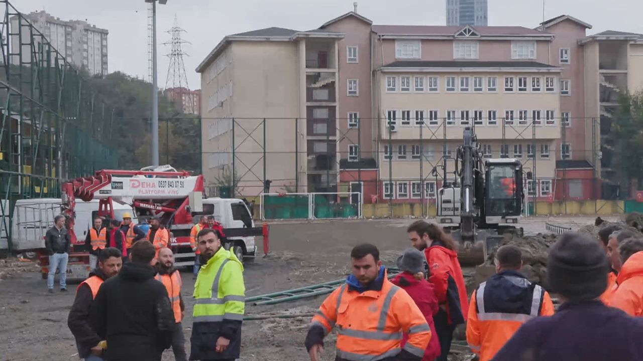 Ayazağa'da Riskli Yapıların Yıkımı Başladı