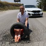 Depremzedelerin yol çilesi: Çukurlara kendi önlemlerini aldılar