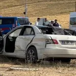 Tır ile Otomobil Çarpıştı: 3 Ölü, 2 Yaralı