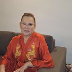 Şarkıcı Deniz Seki evinde düşerek yaralandı