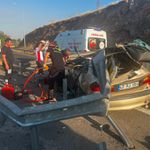 Takla atan otomobil, çelik bariyerlere çarptı: 1 ölü, 1 ağır yaralı