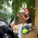 Yayaya çarpan ehliyetsiz motosiklet sürücüsü: Yaya geçidi için de ders versinler