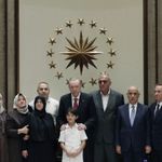Cumhurbaşkanı Erdoğan Kahramanmaraş'taki saldırıda ölen öğrencilerin ailesiyle görüştü