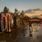 Yolcu otobüsü ile akaryakıt tankeri çarpıştı: 2’si ağır 35 yaralı