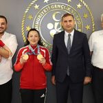 Altın madalyalı Safiye Temizdemir İl Müdürlüğü'nde