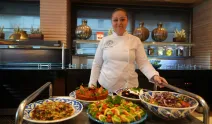 Depremzede şef Hatay mutfağını İzmir’de iftar sofralarına taşıdı