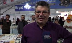 Yazar Kapaklıkaya’ya Kitap Fuarı’nda Yoğun İlgi