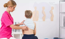 Skolyozun üç önemli belirtisine dikkat!
