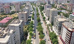 Binevler Bölgesi Cadde Yenileme Çalışmalarında Asfalt Serimi de Başladı