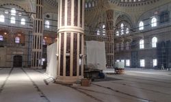 Abdülhamithan Camii bayram sonrası ibadete hazır