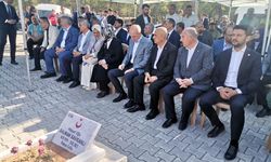 Numan Kurtulmuş deprem şehitlerini kabirlerinde ziyaret etti