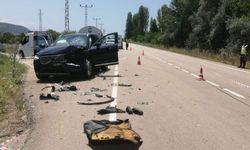 Otomobili ile pat pat çarpıştı: 1 ölü, 3 yaralı