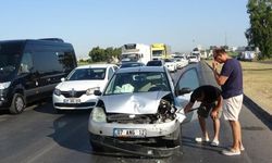 6 aracın karıştığı zincirleme kaza kamerada 