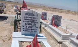 Depremde vefat eden ‘Kimsesiz’ çocuğun mezarını hayırsever yaptırdı