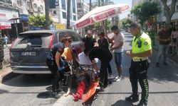 Yaya geçidinde otomobilin çarptığı kadın feryatlarıyla ortalığı inletti 