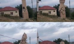 5.5'lik depremde hasar alan minare halatla yıkıldı  
