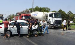 Beton mikseri ile otomobil çarpıştı: 1'i ağır 4 yaralı