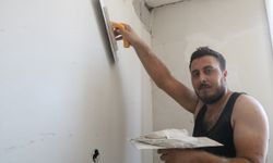 Hasarlı binaların onarılmaya başlandığı enkaz kentte, günlüğü bin 500 TL’ye usta bulunamıyor   