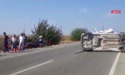 Hafif ticari araç traktöre çarptı 2 kişi yaralandı