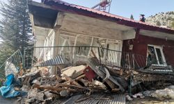 Kahramanmaraş’ta ağır hasarlı binalar korkutuyor