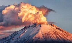 Popocatepetl yanardağında bir günde üç patlama