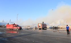 Kâğıt Fabrikasındaki Yangın Kontrol Altına Alındı