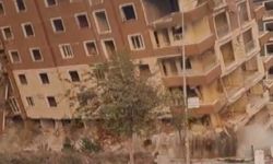 Kolonları kesilerek yıkılan 8 katlı binanın yerle 1 olma anı kamerada