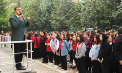 Yusuf Kahraman, Deprem Sonrası Okulların Önemini Vurguladı