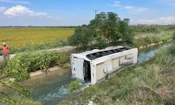 Tarım işçilerini taşıyan midibüs kaza yaptı, 7 işçi yaralı