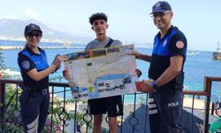 Alanya'da polisten turistlere dört dilde broşür