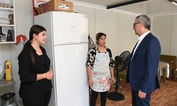 Başkan Güngör, Geçici İş Yerlerinde Esnafları Ziyaret Etti