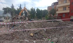 Hatay'da aynı enkazdan ikinci ceset çıktı   