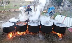 Tescilli Andız pekmezi Kahramanmaraş'ta geleneksel yöntemlerle üretiliyor