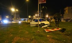 Otomobil Kavşağa uçtu: Trafik kazası kamerada
