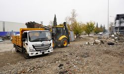 Odun Ambarları ve Küçük Sanayi Sitesi Hafriyat Atıklarından Temizleniyor