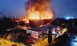 Adana'da eski hastane binasında yangın çıktı